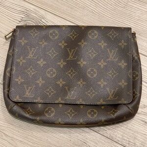 LOUIS VUITTON MUSETTE TANGO SHORT SHOULDER BAG PURSE MONOGRAMMED.